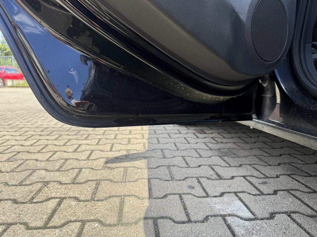 Opel Corsa D original T&uuml;r hinten links manueller Fensterheber Z20R Saphirschwarz Metallic Bj.2008